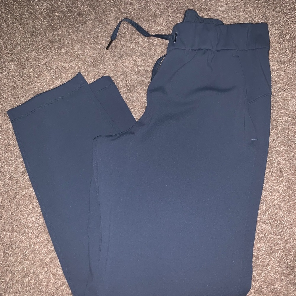 Lululemon on the fly 7/8 pant